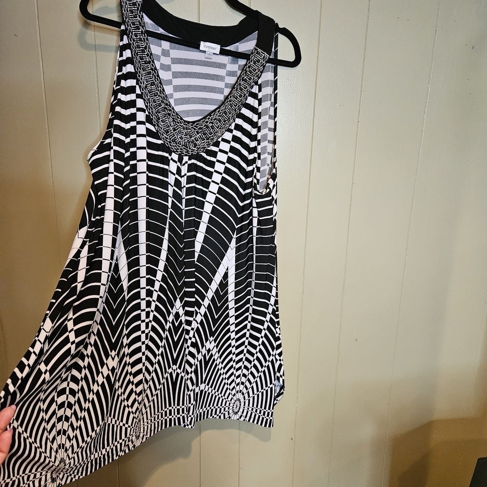 Avenue Black & White Sleeveless Tunic Top | Embellished Neckline | Women’s 26/28